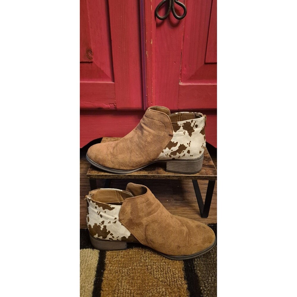 Pierre Dumas Size 10 Brown Faux Suede and Cow Print Ankle Booties 1.5" Heel - Picture 2 of 7